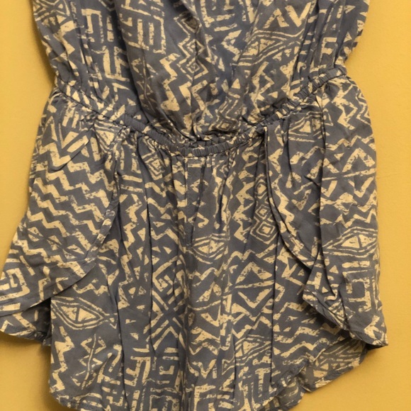 Billabong strapless romper. - Picture 4 of 4